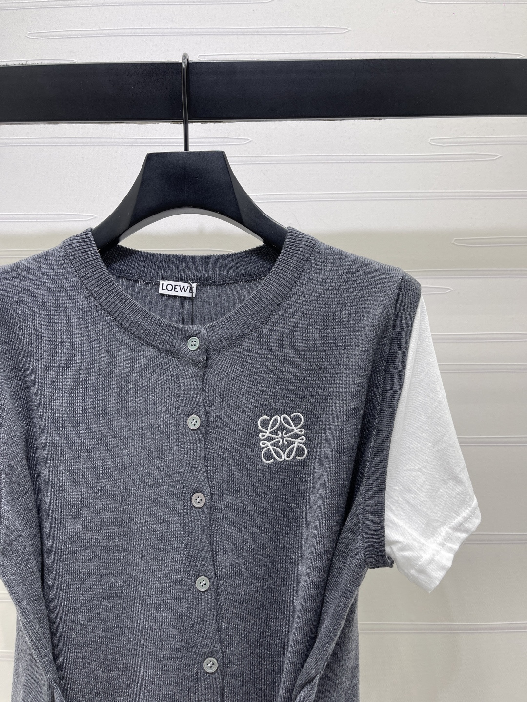 Women's short sleeves